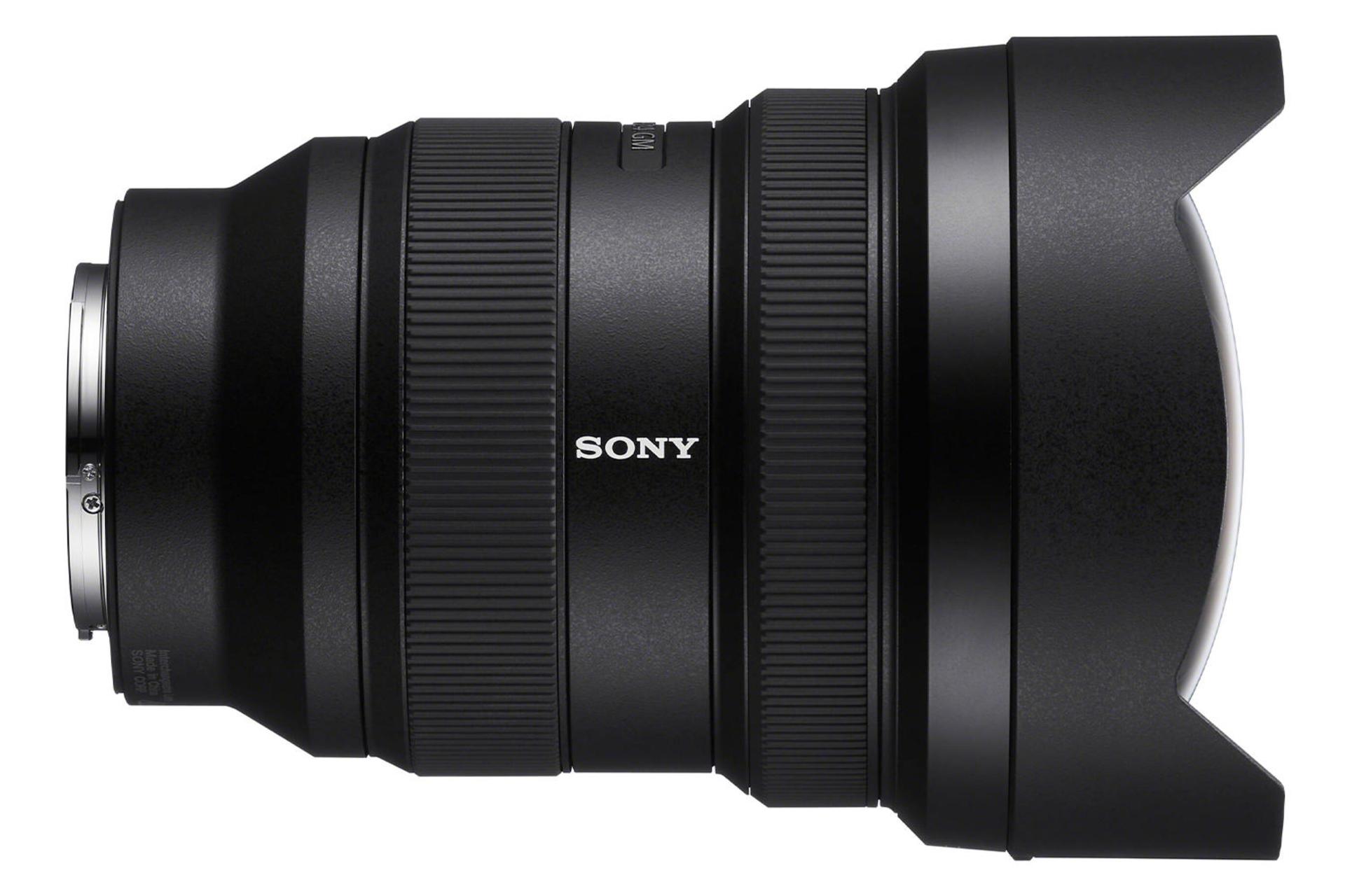 لنز سونی 12-24mm F2.8 GM از نمای بغل/ Sony 12-24mm F2.8 GM
