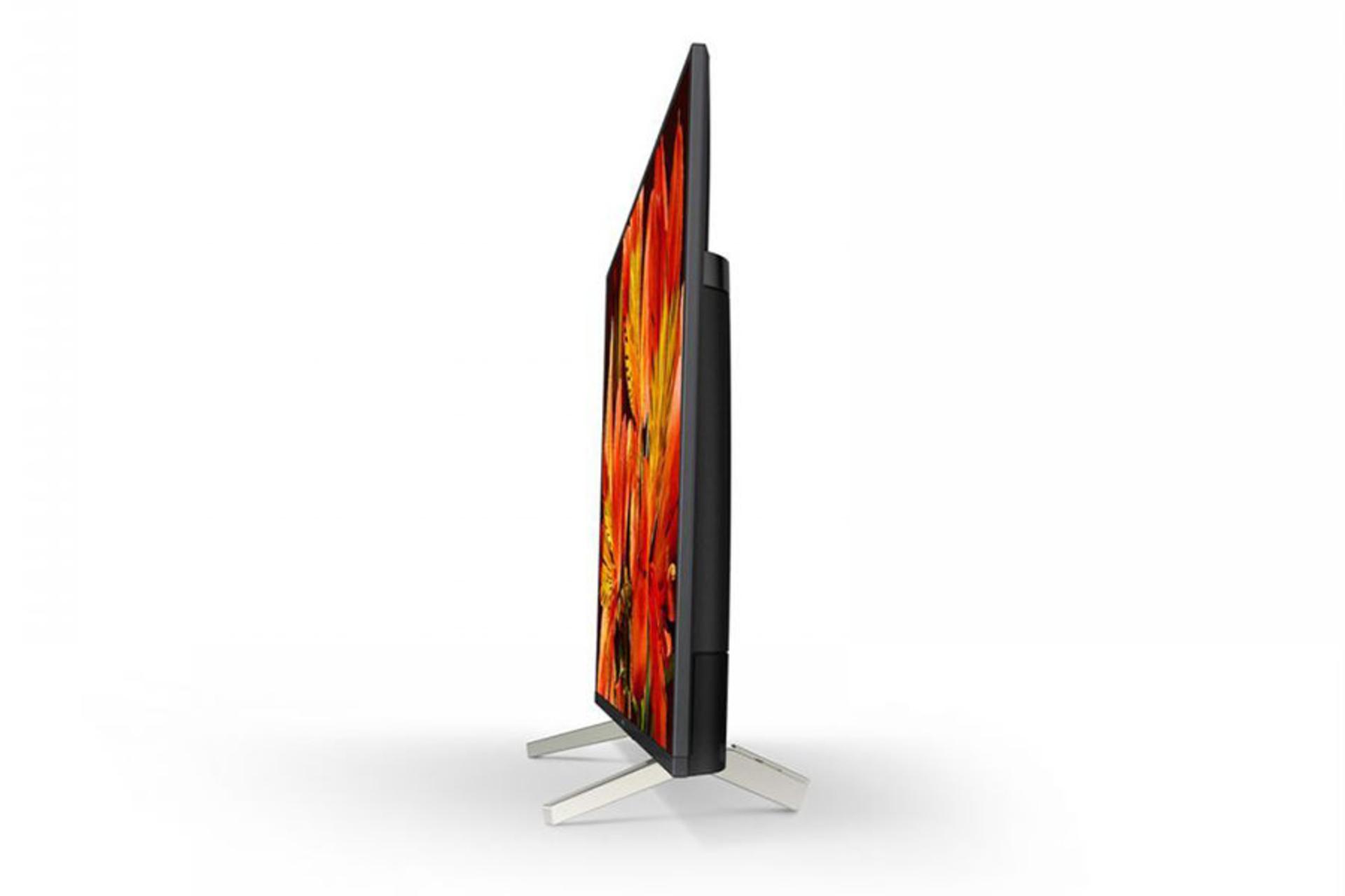 نمای جانبی و پایه های تلویزیون سونی X8500F مدل 55 اینچ