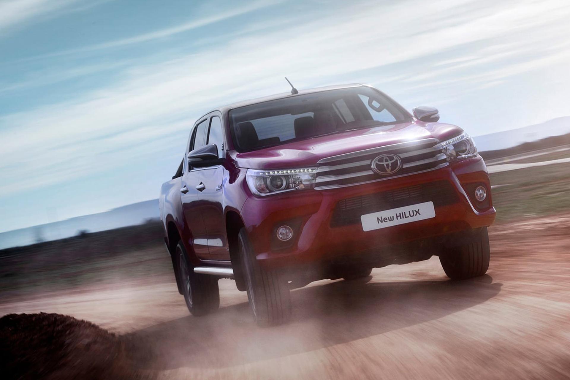 TOYOTA HILUX 2016 / تویوتا هایلوکس ۲۰۱۶