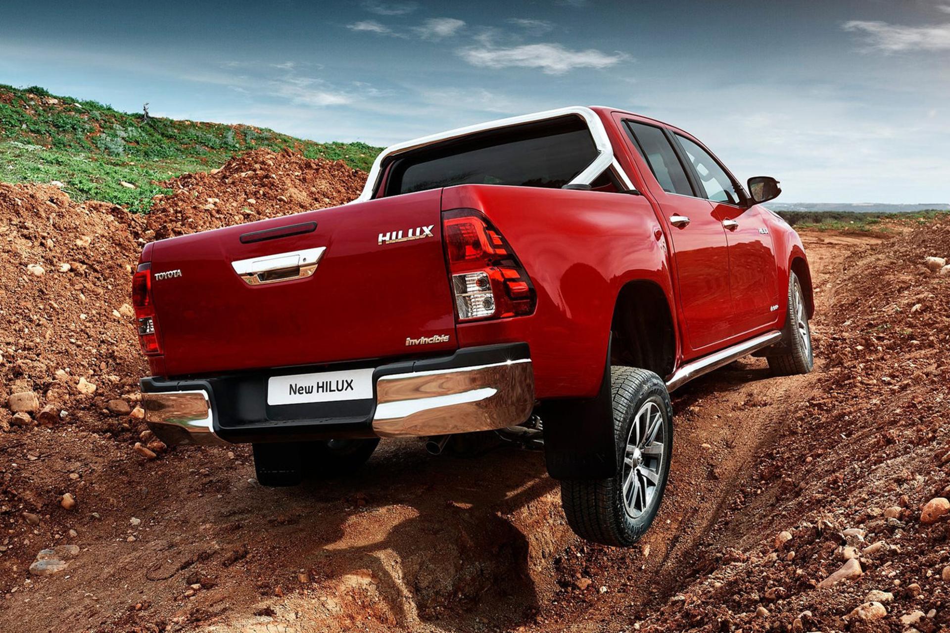 TOYOTA HILUX 2016 / تویوتا هایلوکس ۲۰۱۶