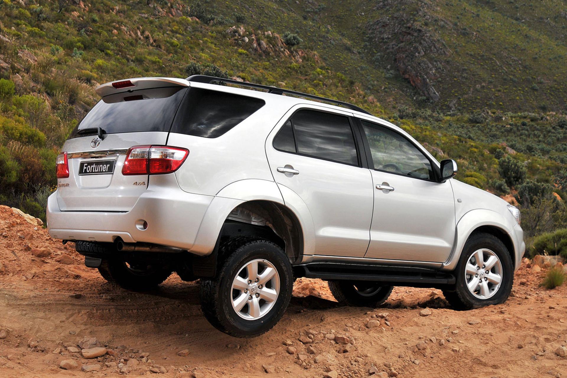 Toyota Fortuner 2010