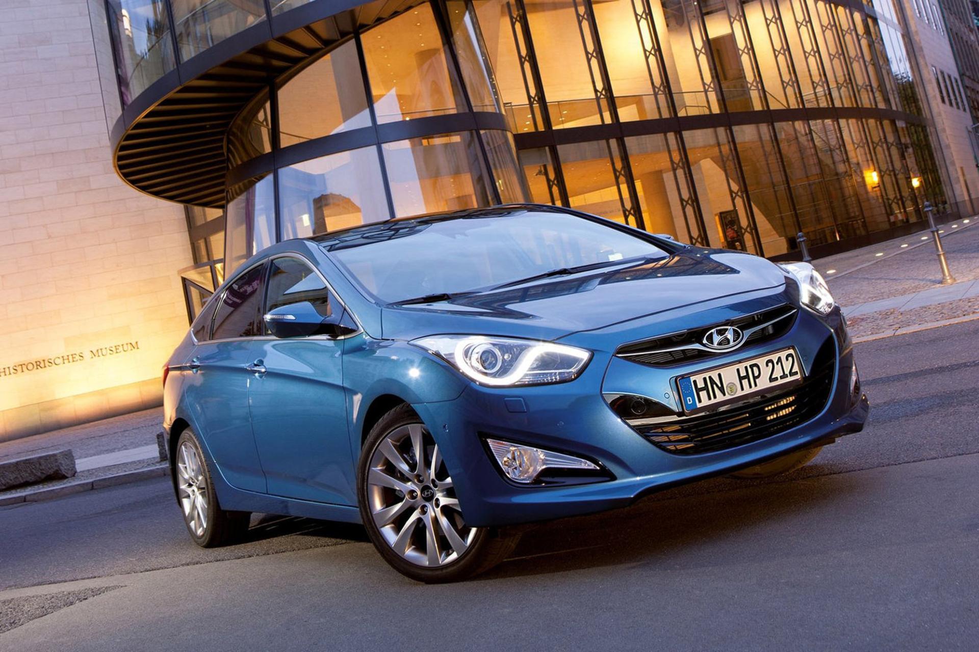 هیوندای i40 مدل ۲۰۱۱ / Hyundai i40 2011 نمای جلو ۰۵