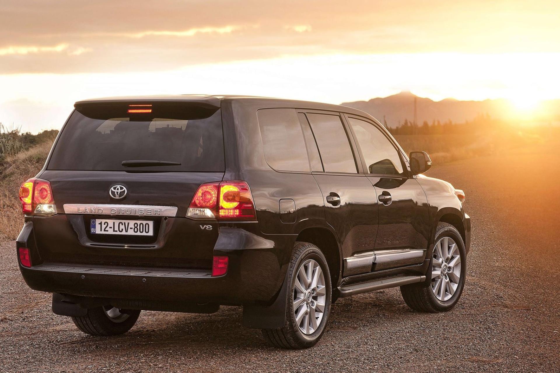 Toyora Land Cruiser VXR 2013