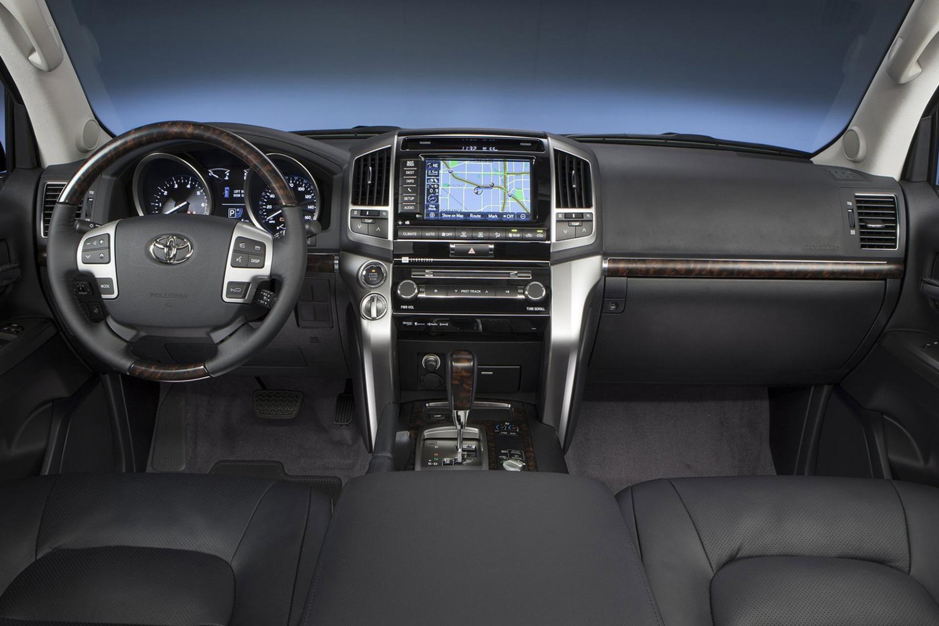 Toyora Land Cruiser VXR 2013