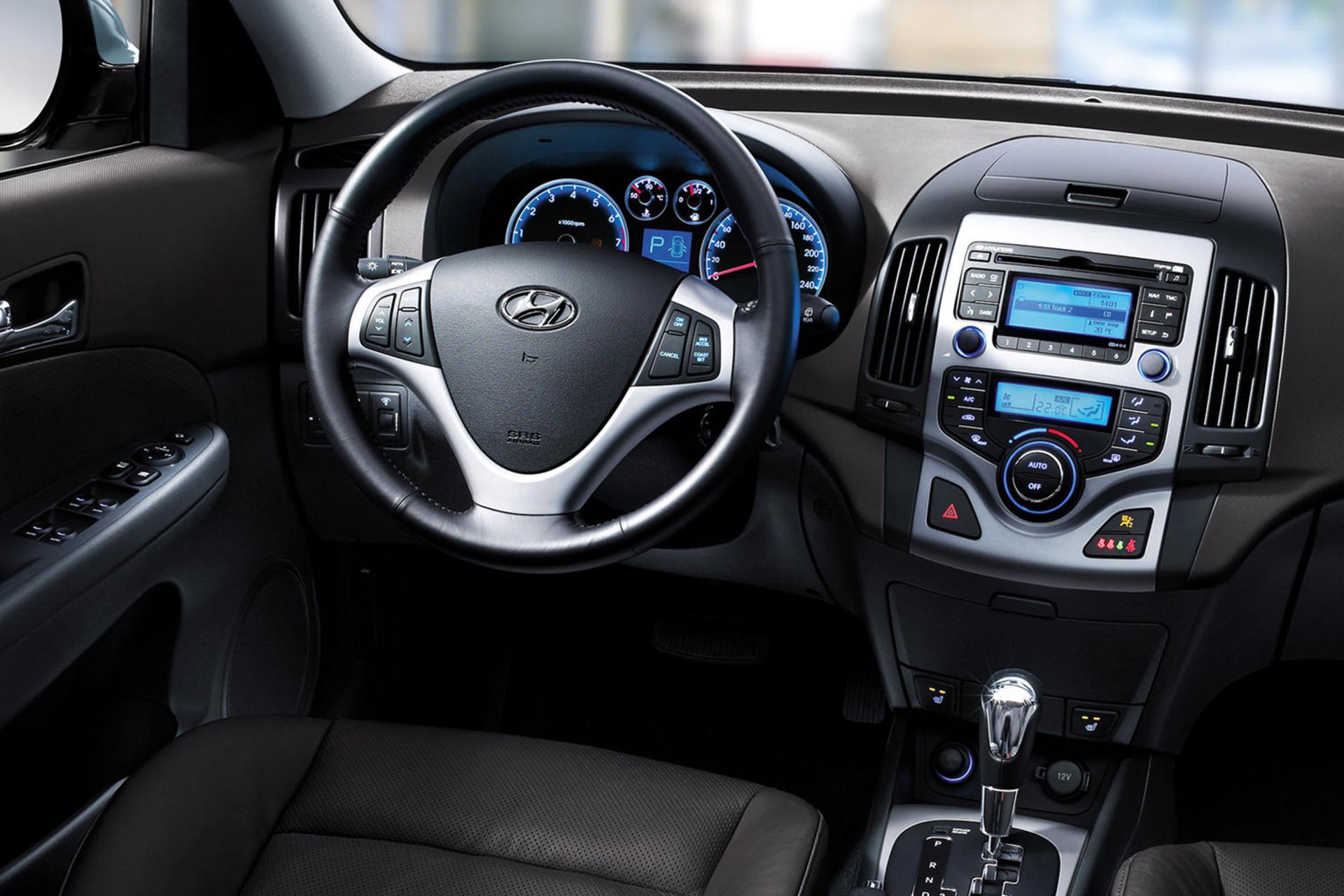 خودرو هیوندای آی ۳۰ مدل ۲۰۰۷ / Hyundai i30 2007 کابین