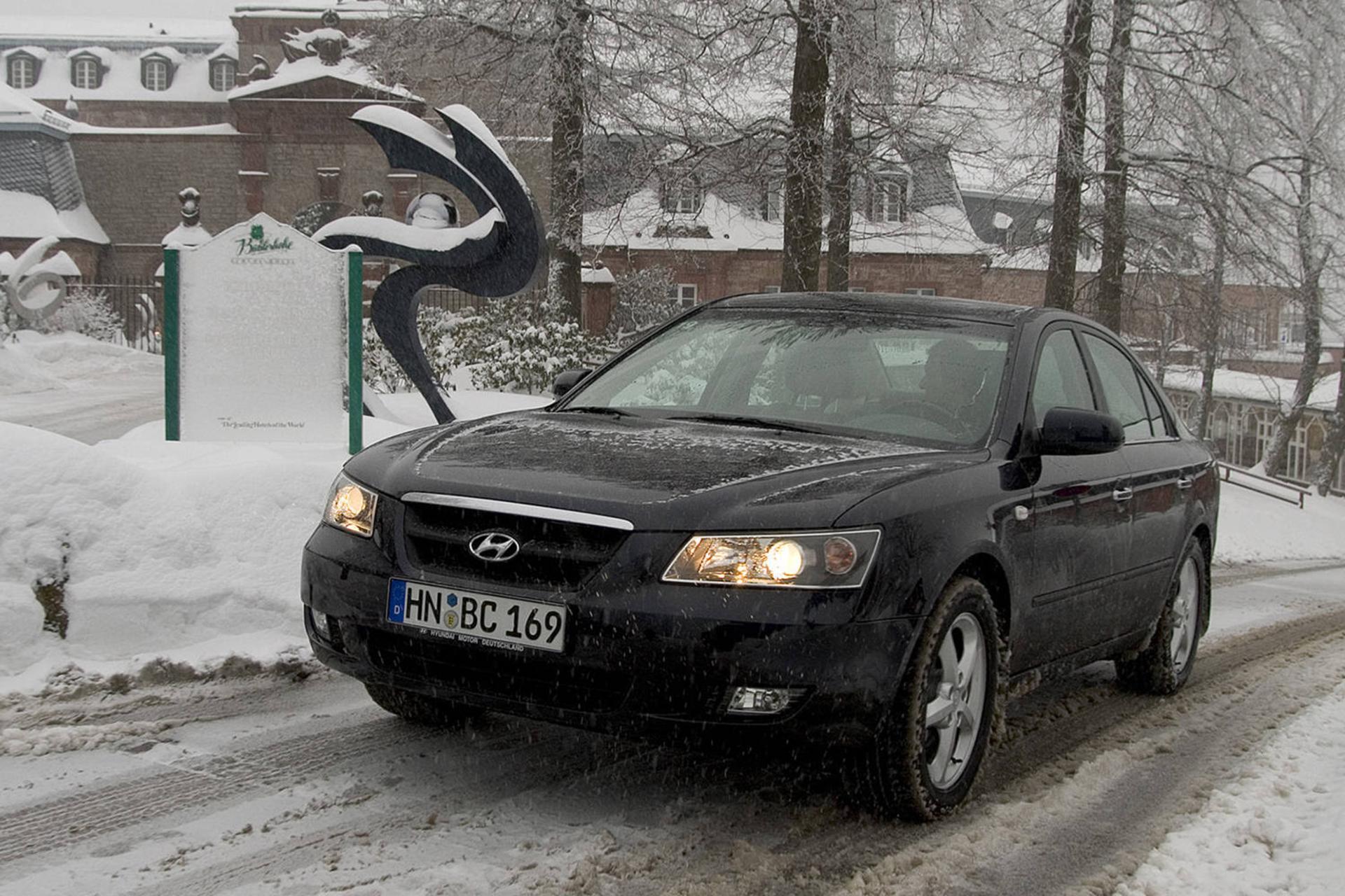 خودرو هیوندای سوناتا ۲۰۰۴ / Hyundai Sonata 2004 نمای جلو ۰۴
