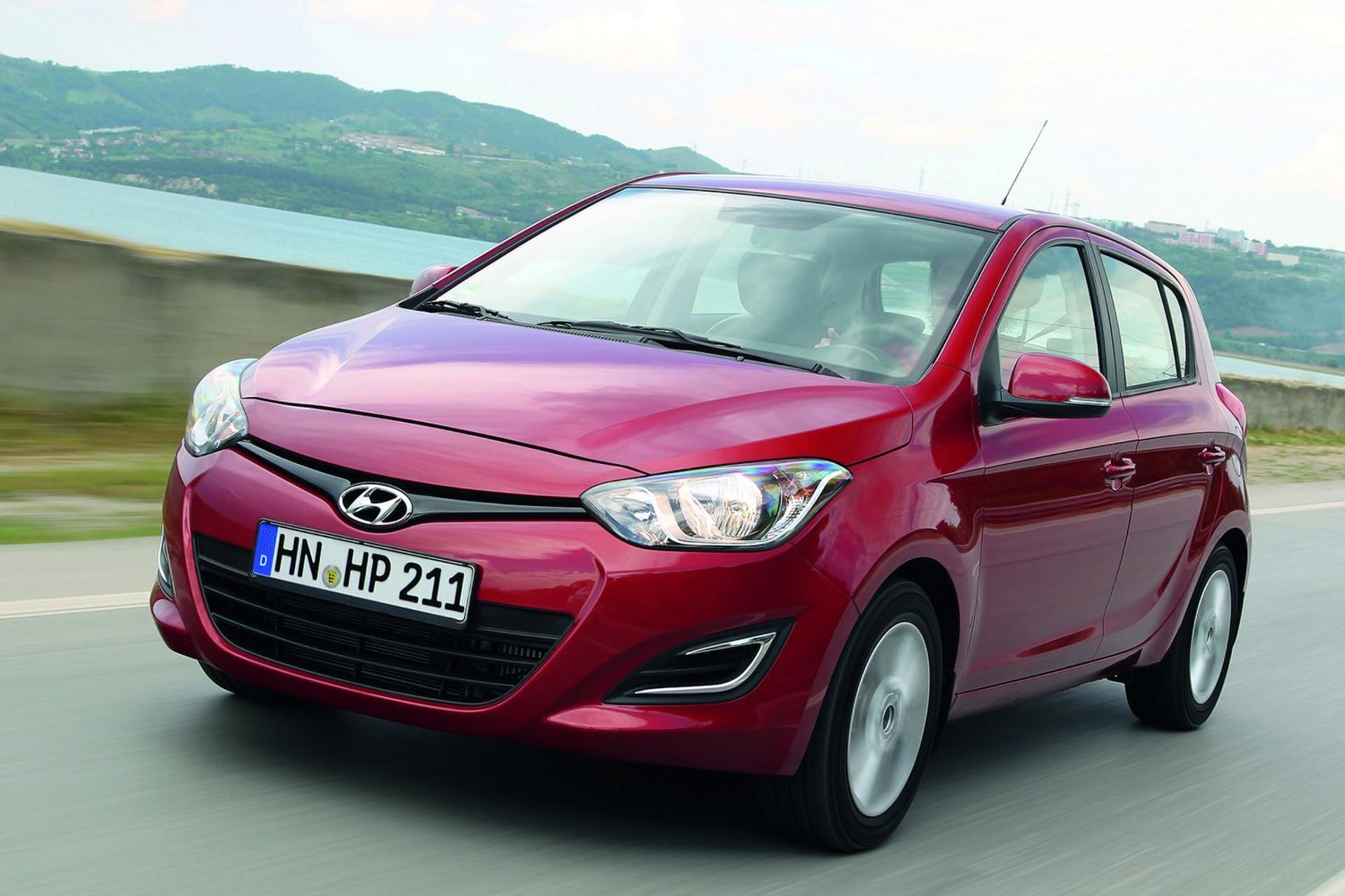 خودرو هیوندای آی ۲۰ مدل ۲۰۱۲ / Hyundai i20 2012 نمای جلو ۰۳