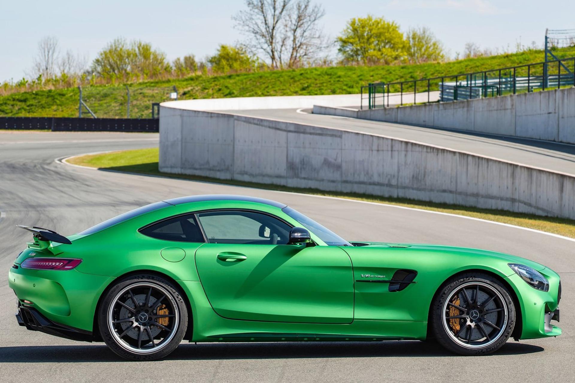 Mercedes Benz AMG GT R