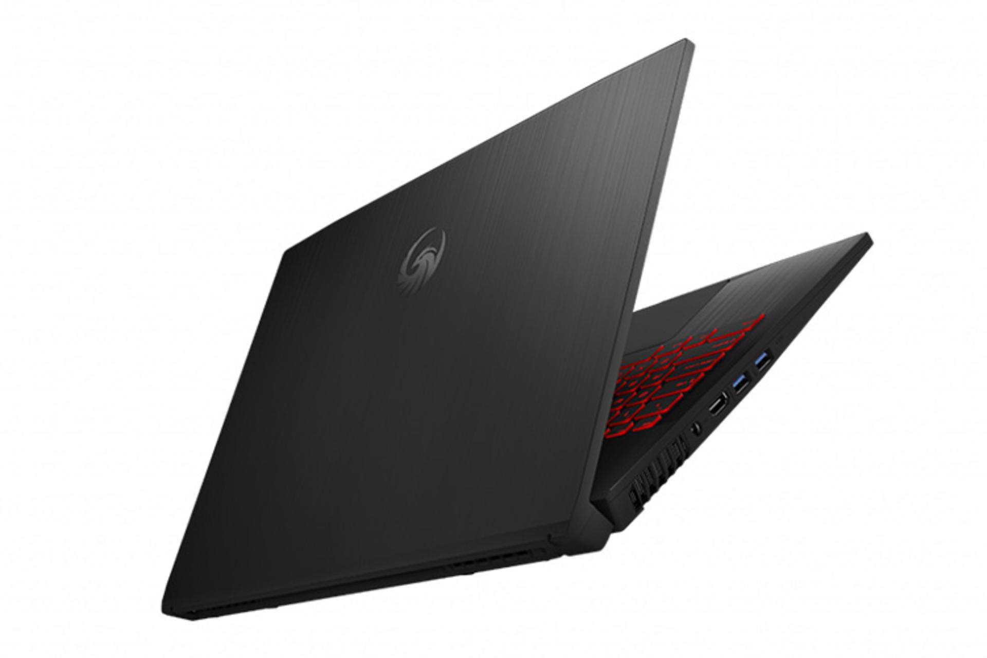 لپ تاپ ام اس آی براوو 17 از نمای پشت و نمایش پورت ها