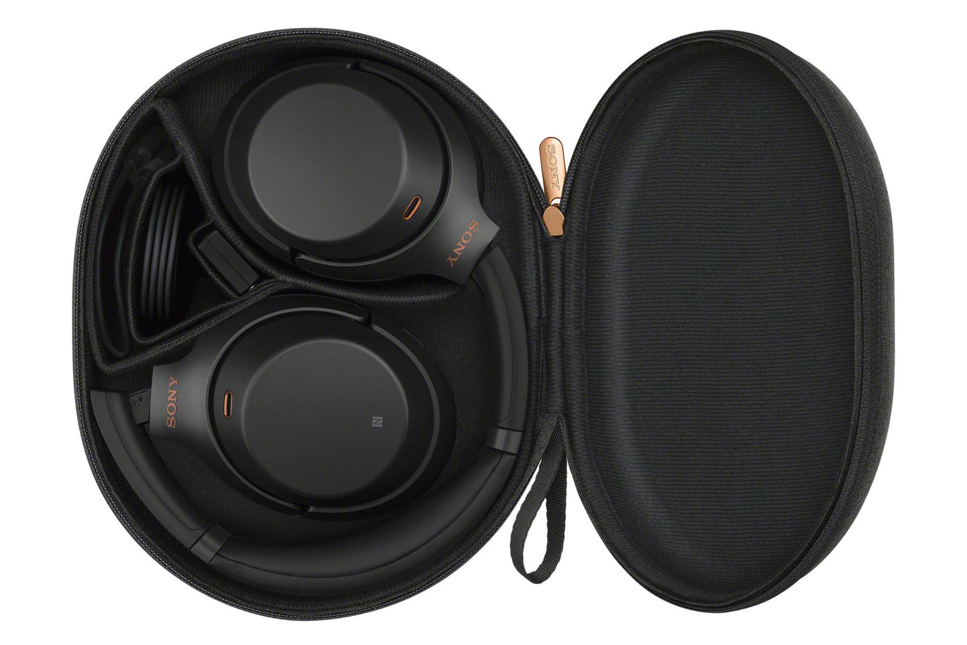 کیف و قرار گیری هدفون سونی Sony WH-1000XM3 در آن