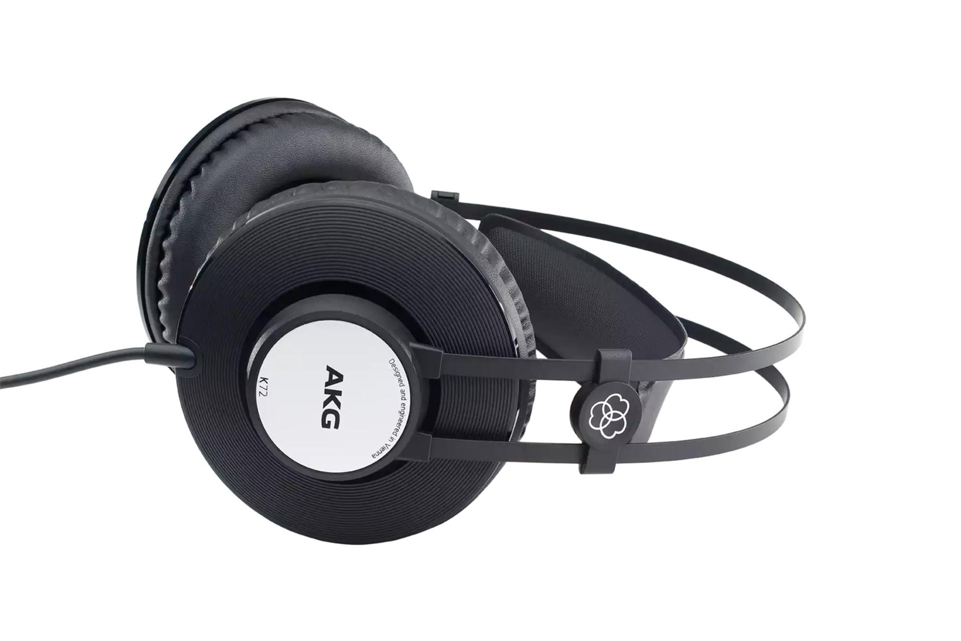 هدفون AKG K72 به صورت خوابیده