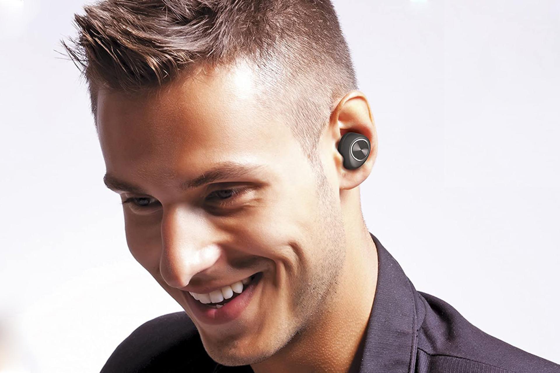 هدفون موتورولا Motorola VerveOnes روی گوش