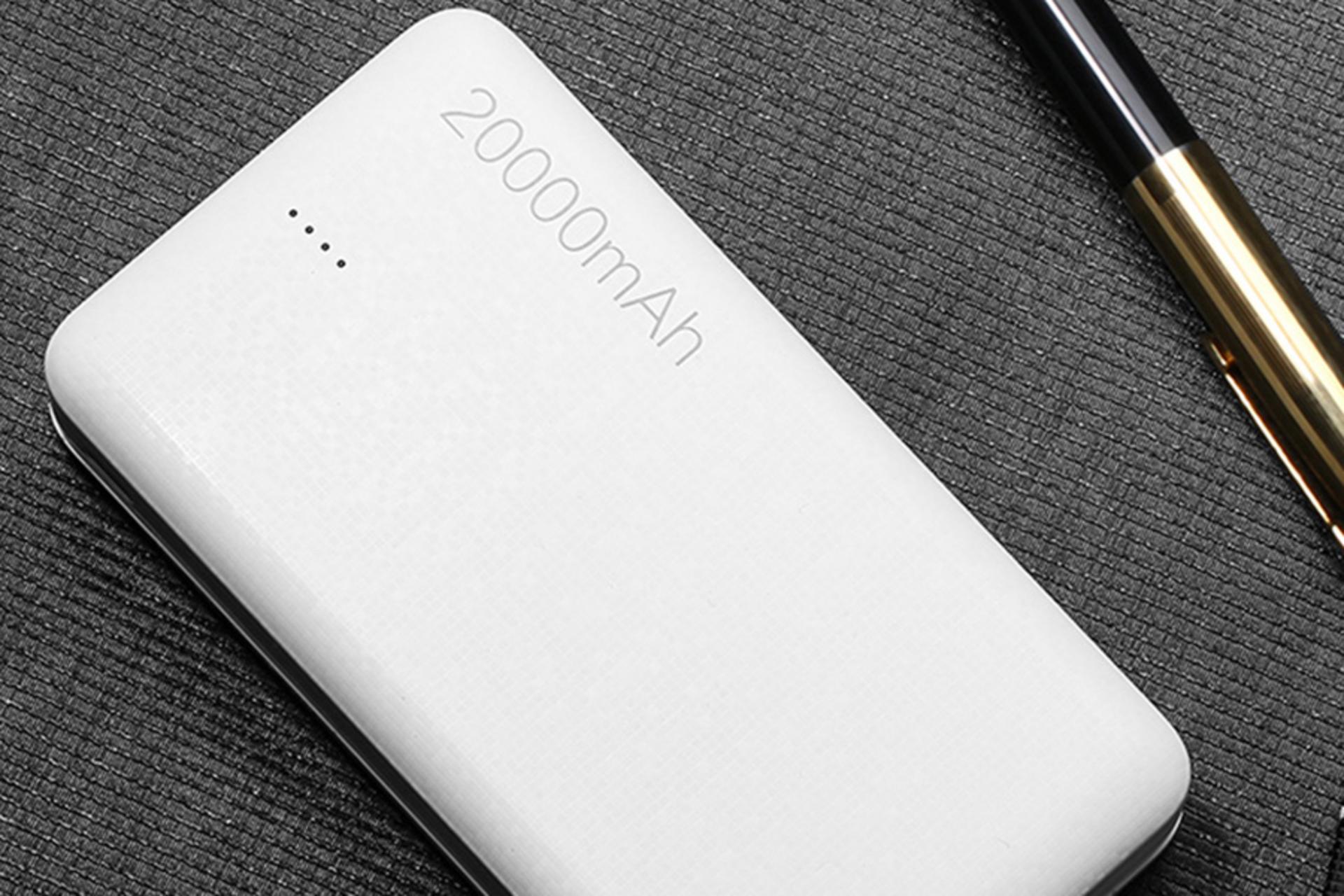 پاوربانک یوسمز CD35 طرح موزائیکی رنگ سفید