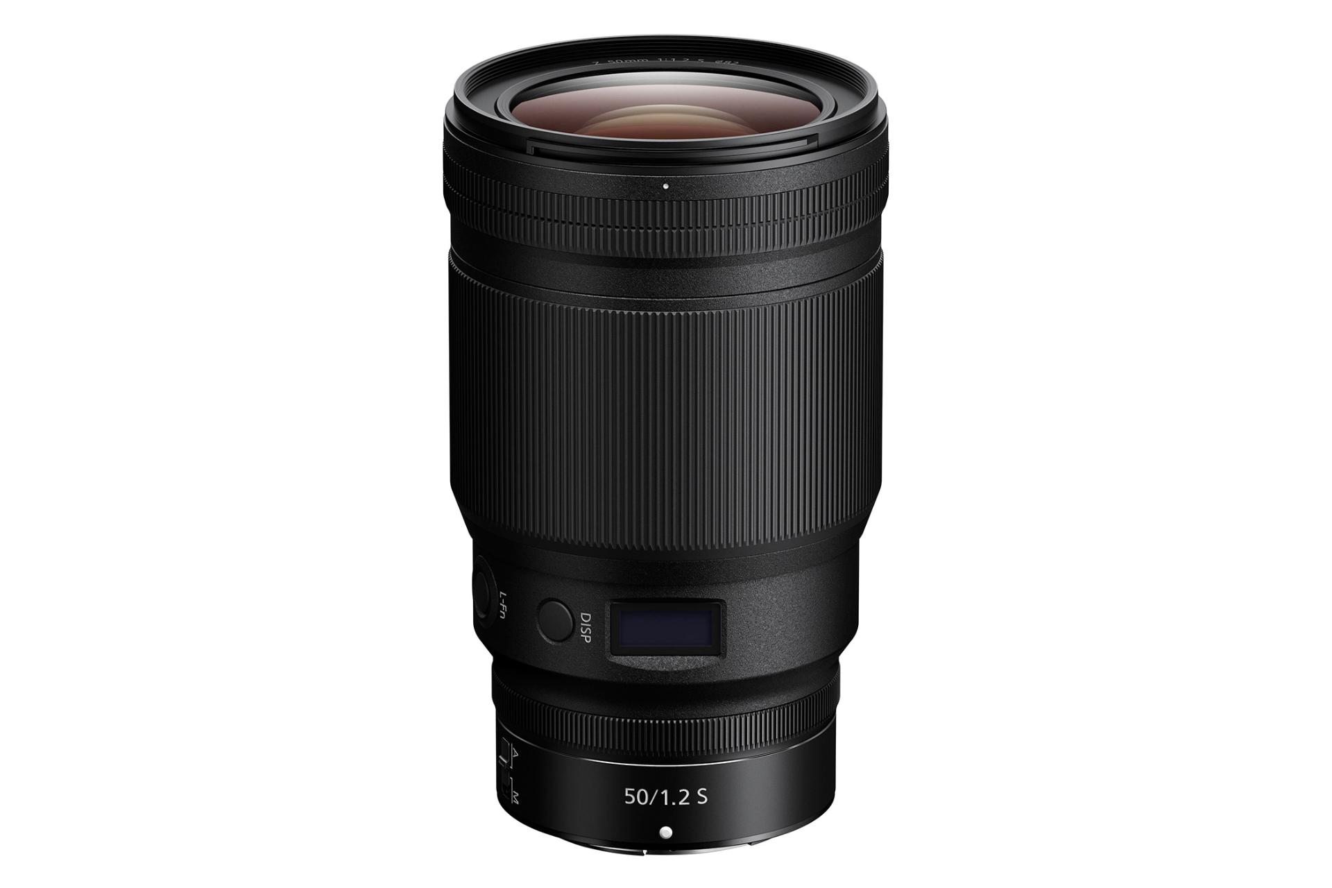 مرجع متخصصين ايران لنز نيكون نيكور Z 50mm F1.2 S در حالت ايستاده