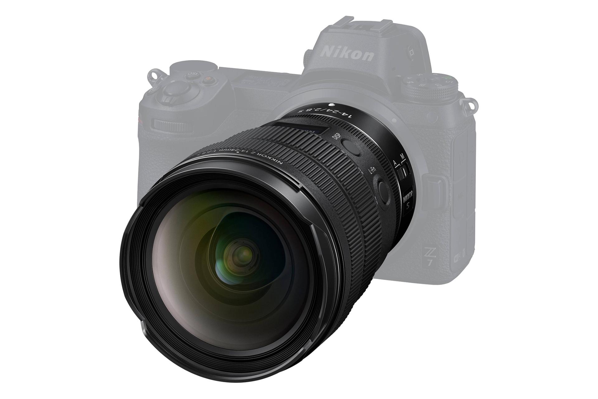 نمای جلو لنز نیکون نیکور Z 14 24mm f2.8 S در حالت متصل به دوربین