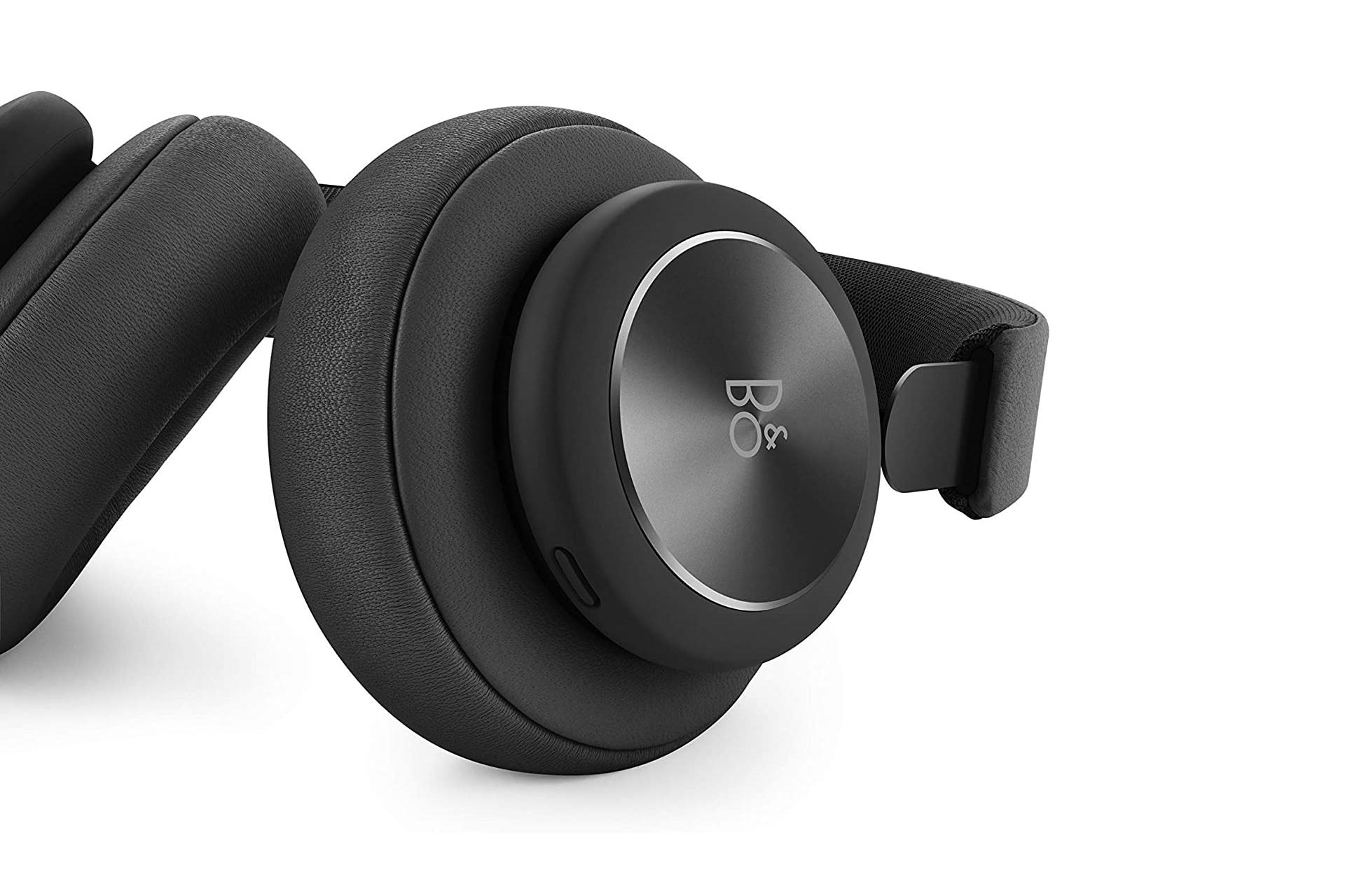 نمای پایین هدفون بی سیم بنگ اند اولافسن Beoplay H4 نسل دوم Bang & Olufsen Beoplay H4 2nd Gen مشکی