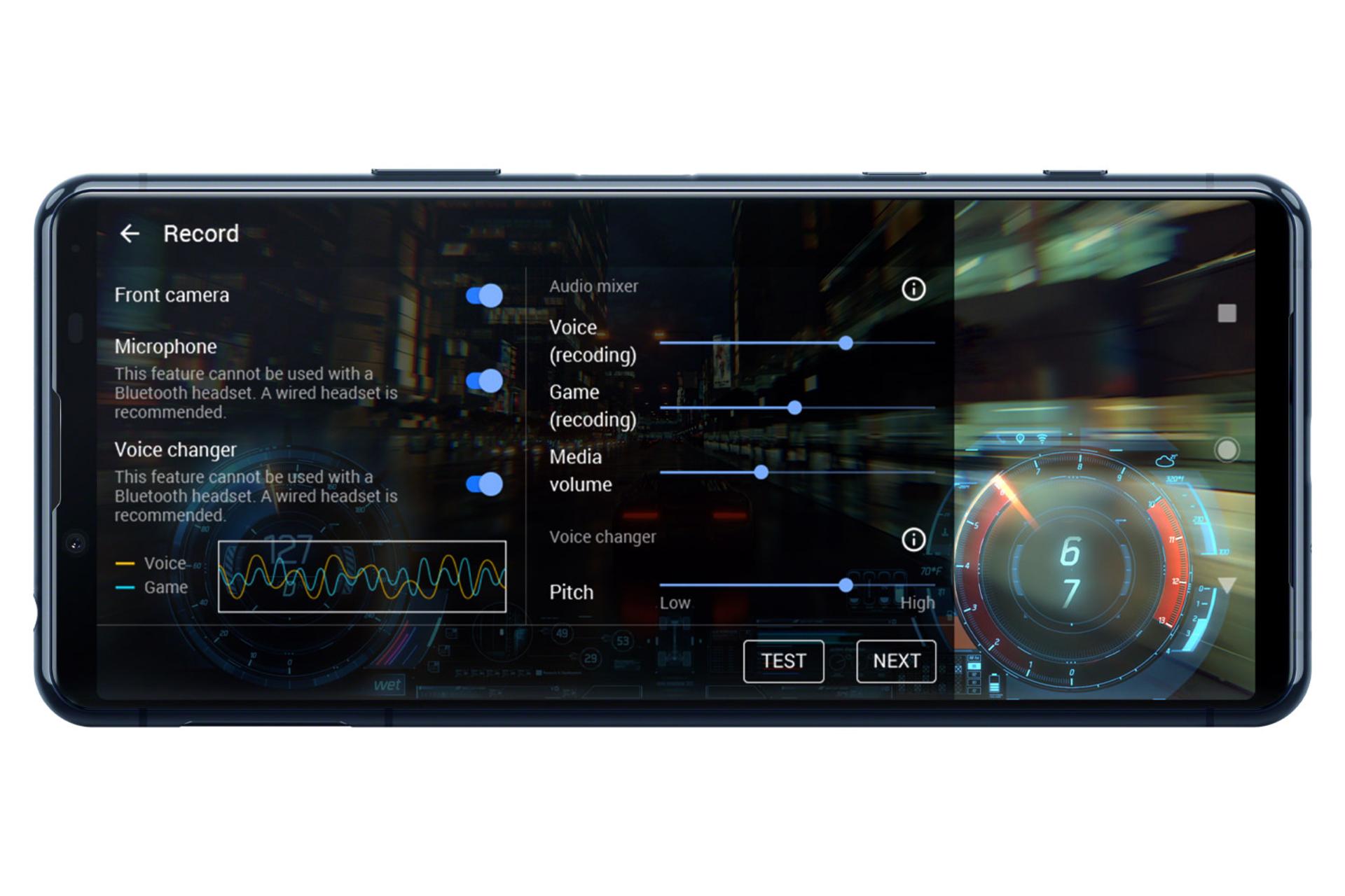 گوشی اکسپریا 5 مارک 2 سونی نمای جلو  در حال بازی / Sony Xperia 5 II
