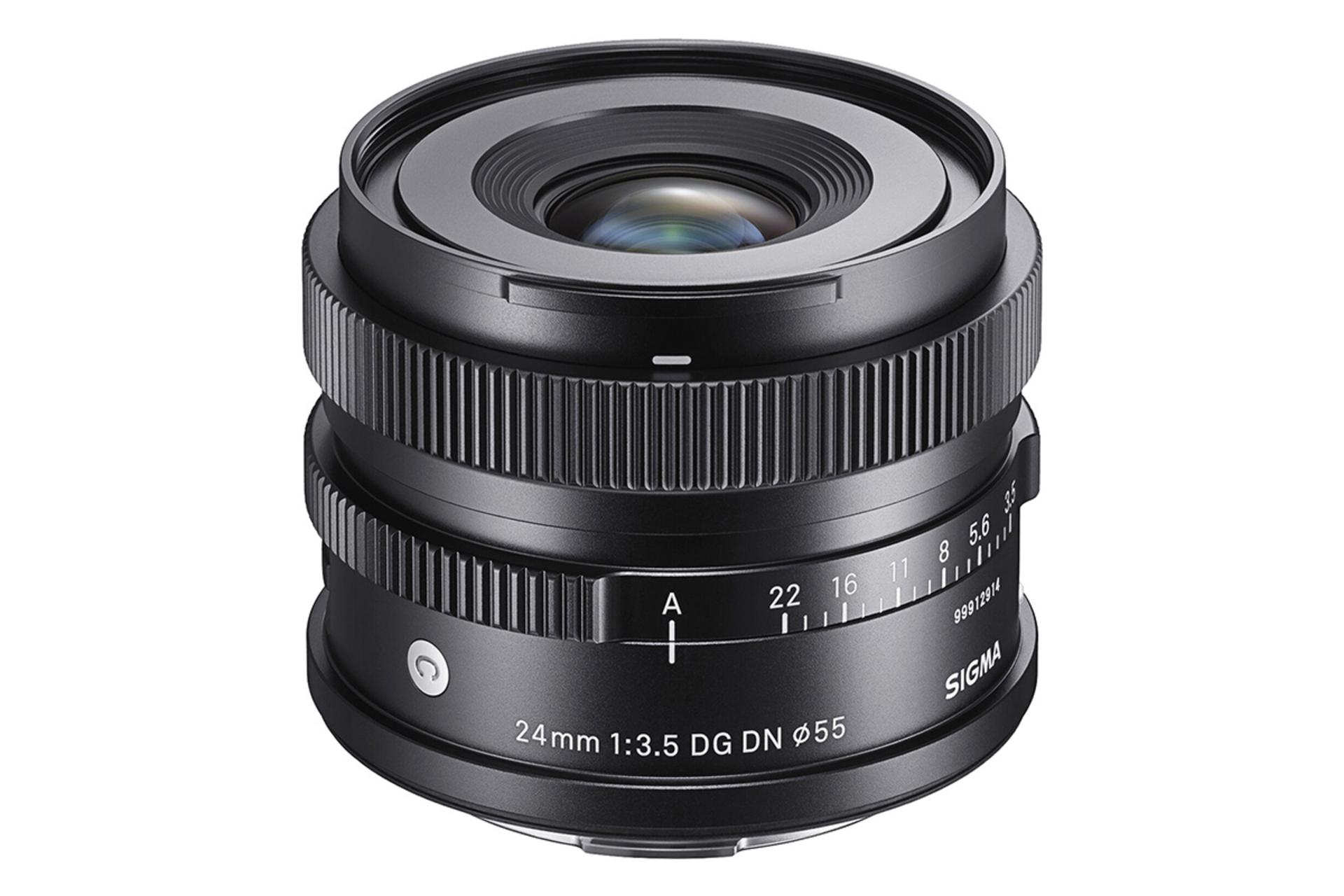 لنز سیگما 23mm F3.5 DG DN در حالت ایستاده