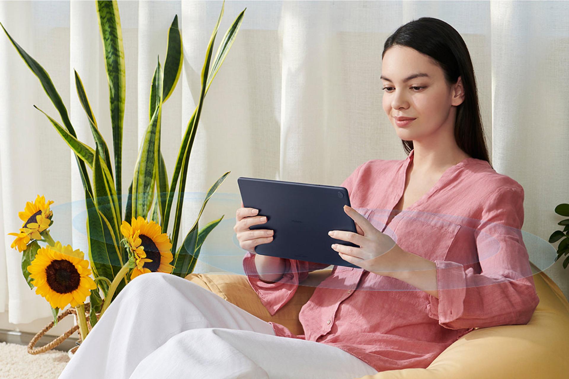 تبلت اینجوی تبلت 2 هواوی در دست کاربر / Huawei Enjoy Tablet 2