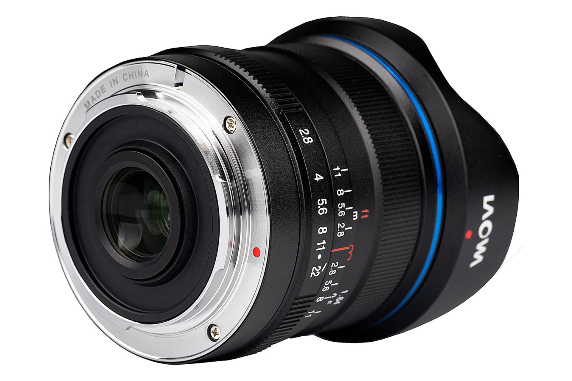 لنز ونوس لائووا 10 میلی‌متری F2 برای مانت میکرو چهار سوم از نمای کنار