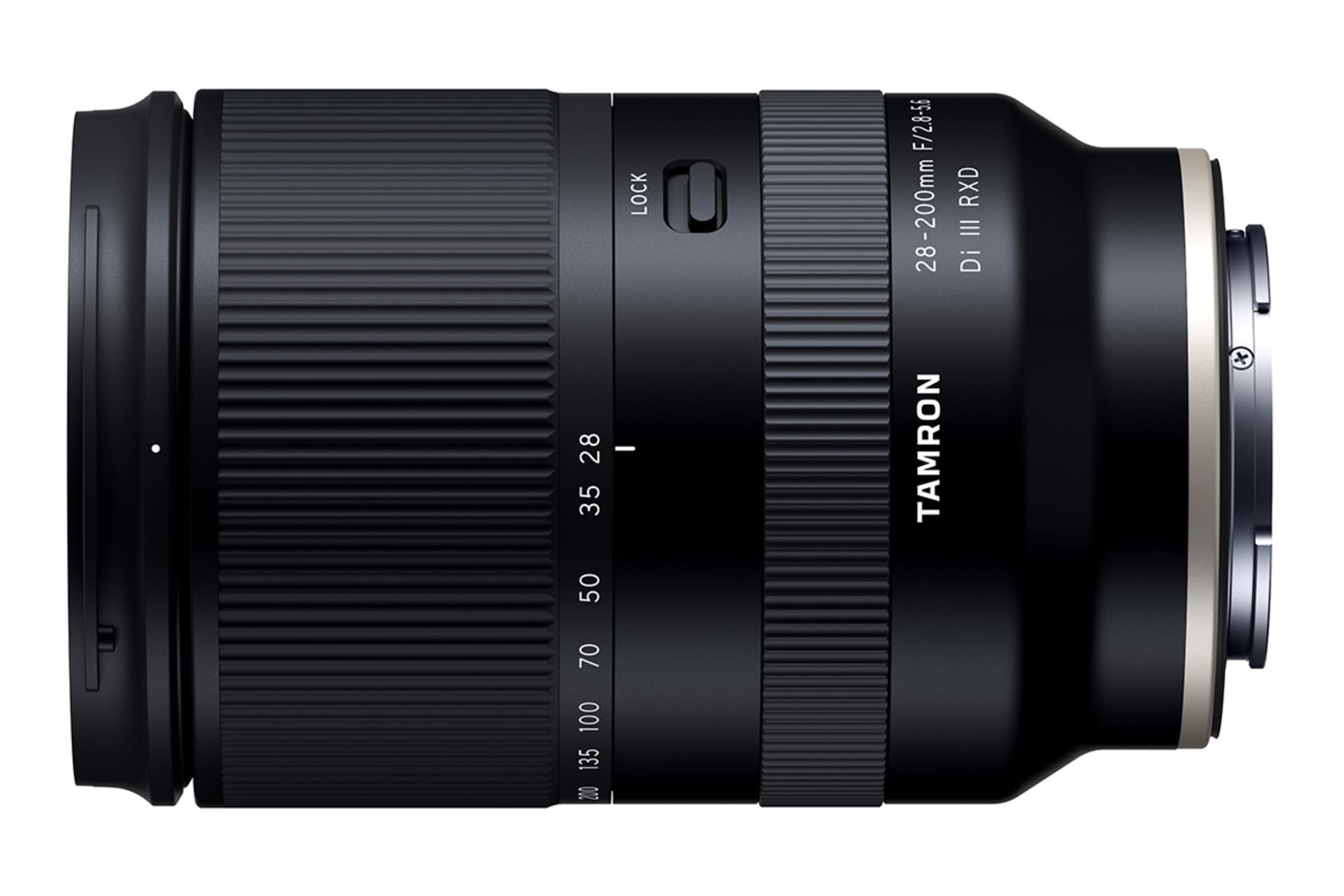 نمای کنار لنز تامرون 200-28 میلی‌متری Tamron F2.8-5.6 Di III RXD
