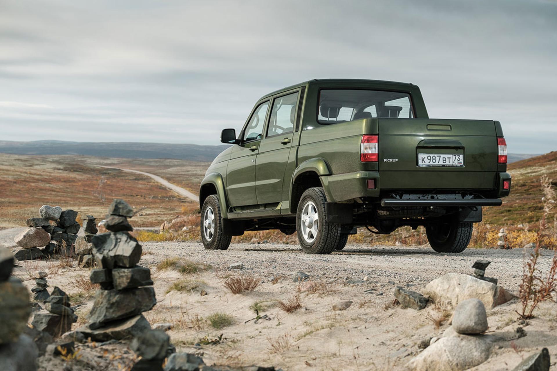 نمای پشت یواز پیکاپ UAZ Pickup