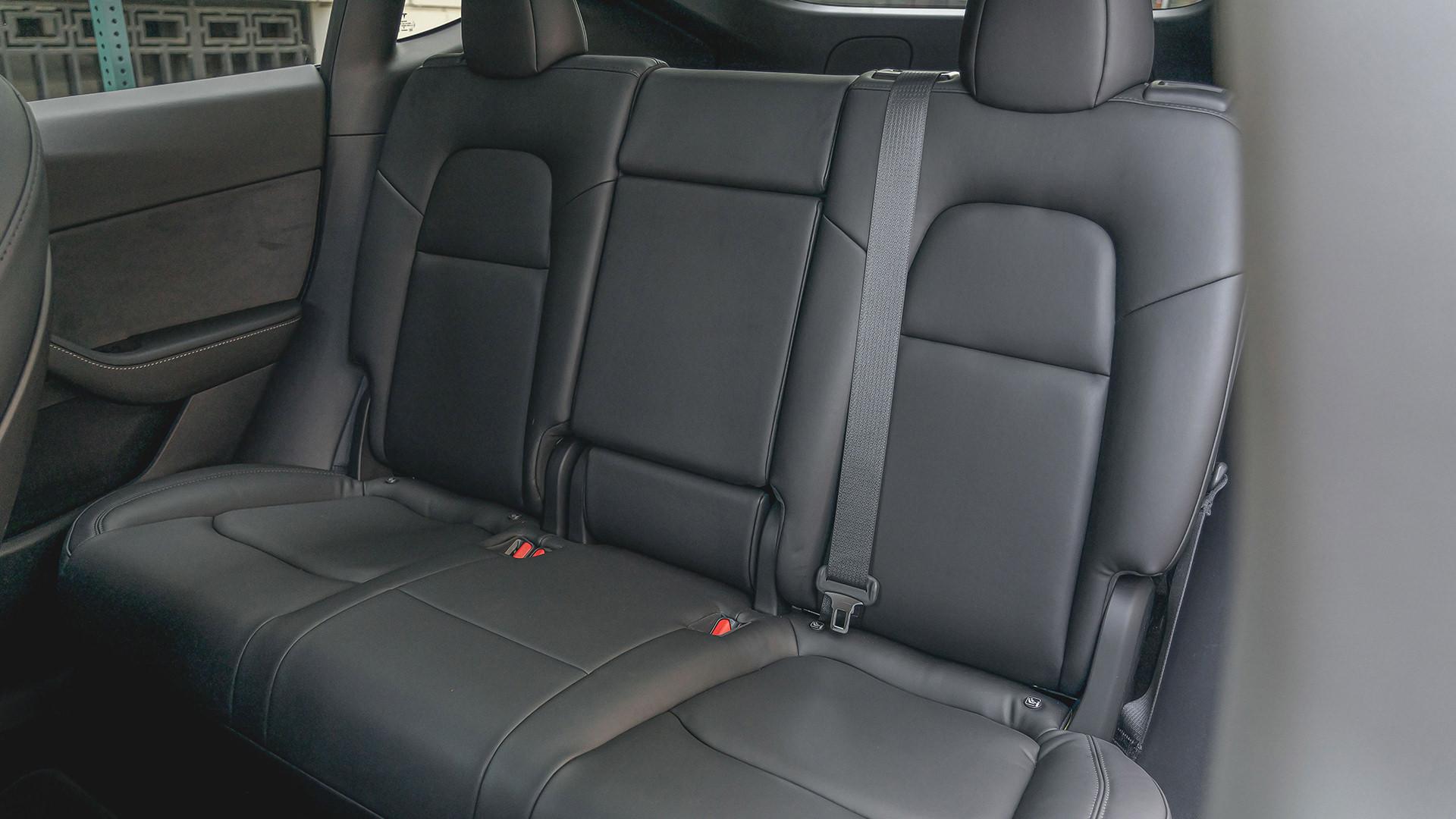 صندلی عقب خودرو تسلا / Tesla Model Y