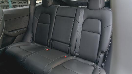 صندلی عقب خودرو تسلا / Tesla Model Y