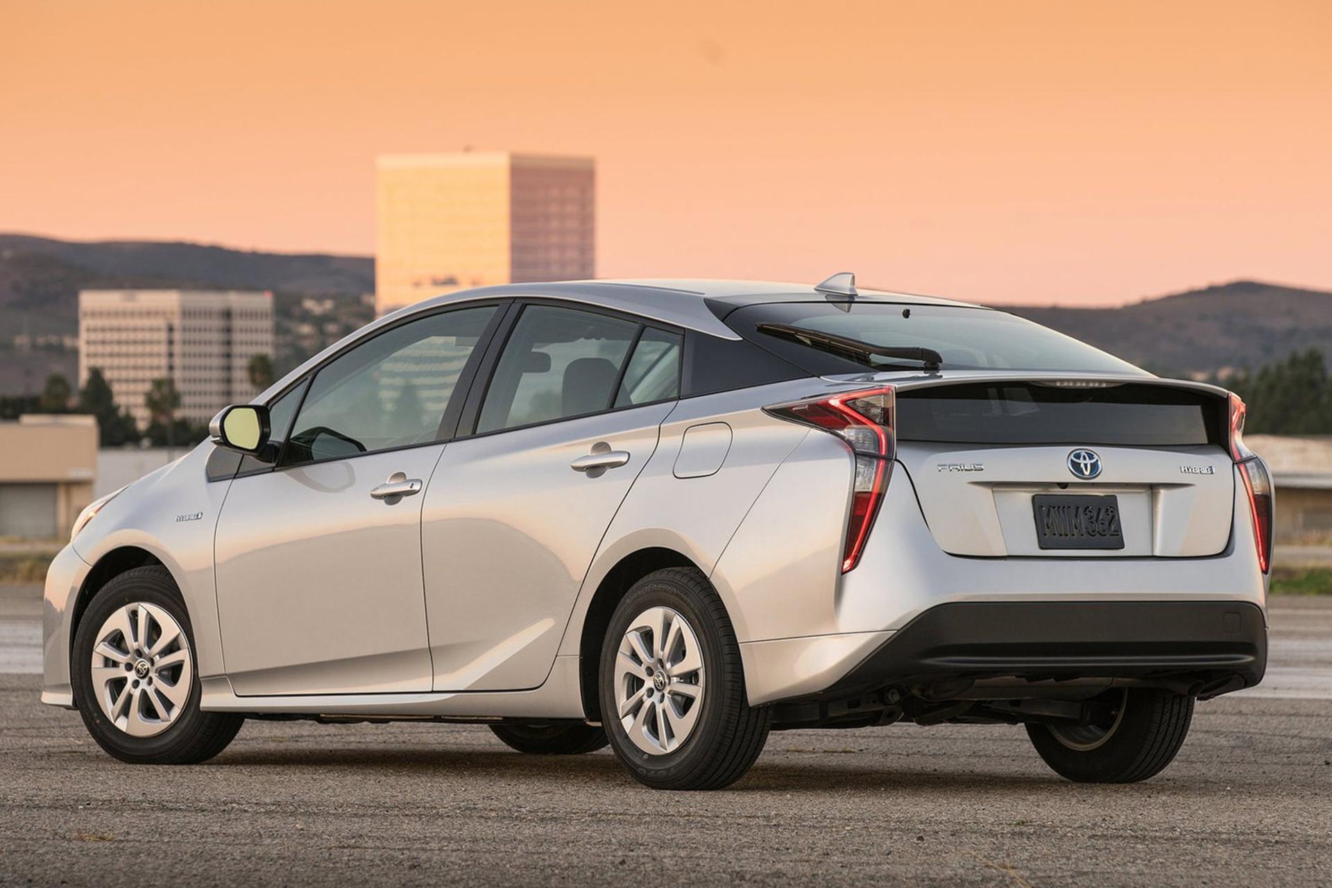 Toyota Prius / تویوتا پریوس ۲۰۱۷