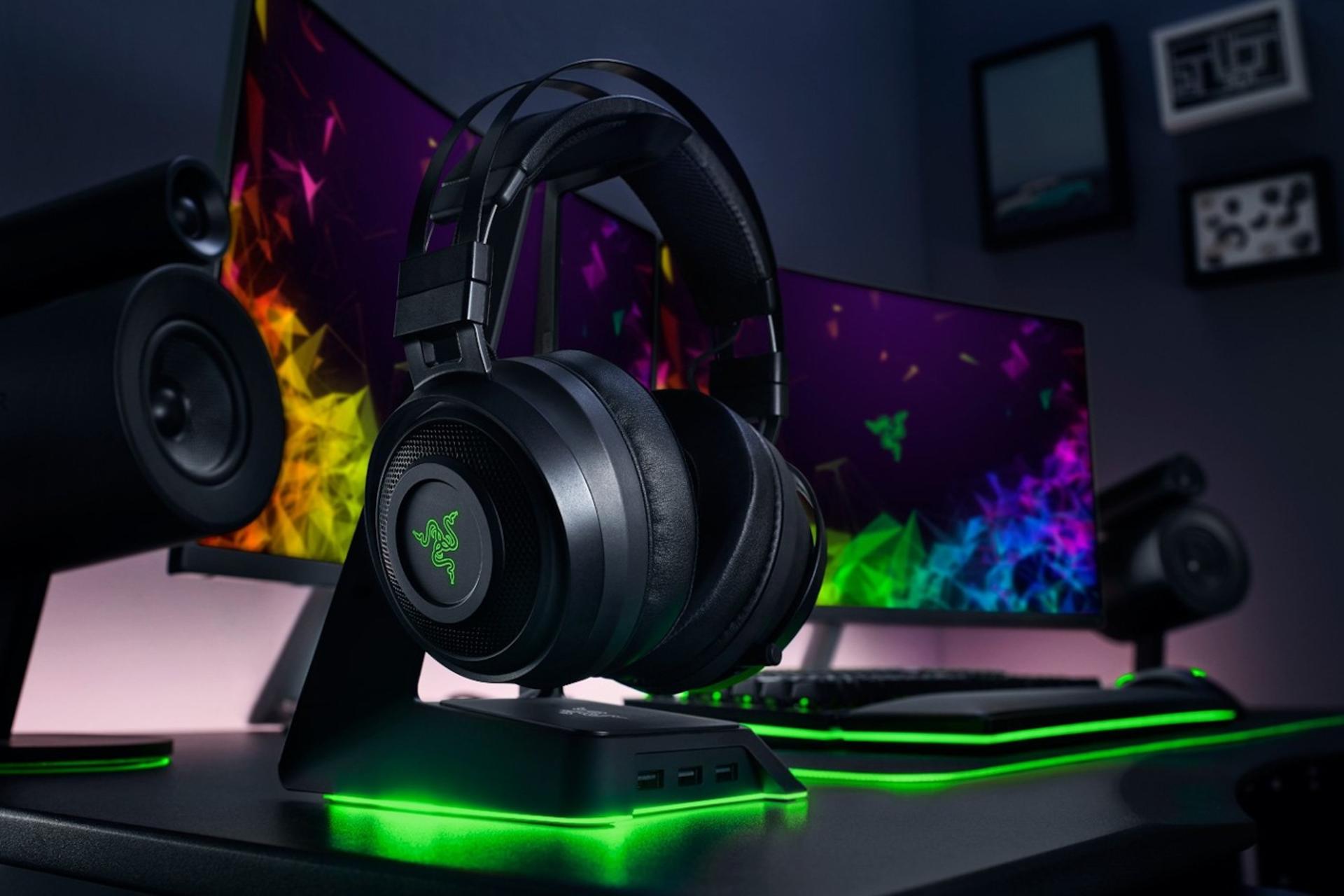 هدست گیمینگ ریزر ناری Razer Nari روی استند