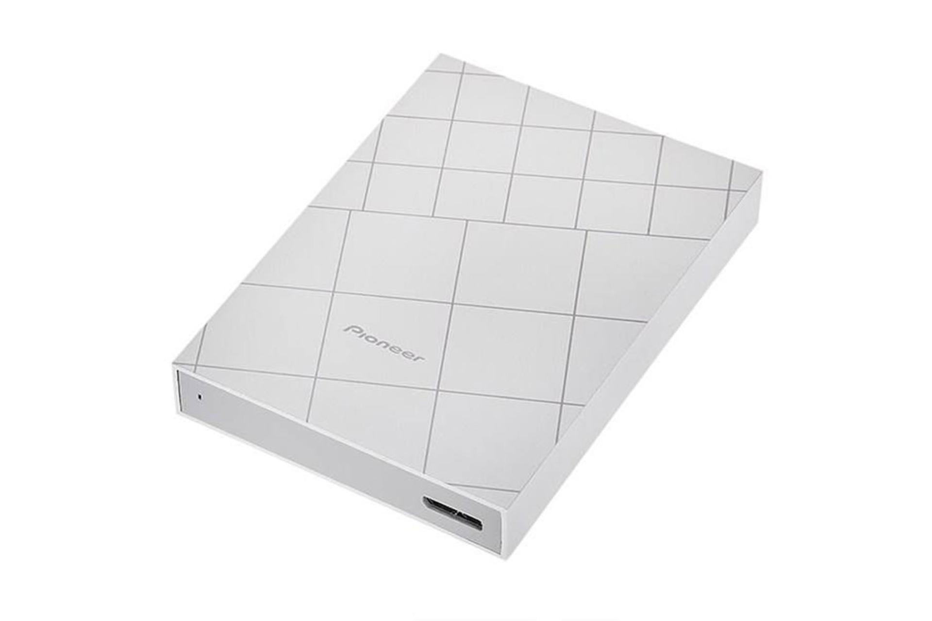 نمای جلو هارد دیسک پایونیر Portable APS-XH01 ظرفیت 1 ترابایت رنگ سفید