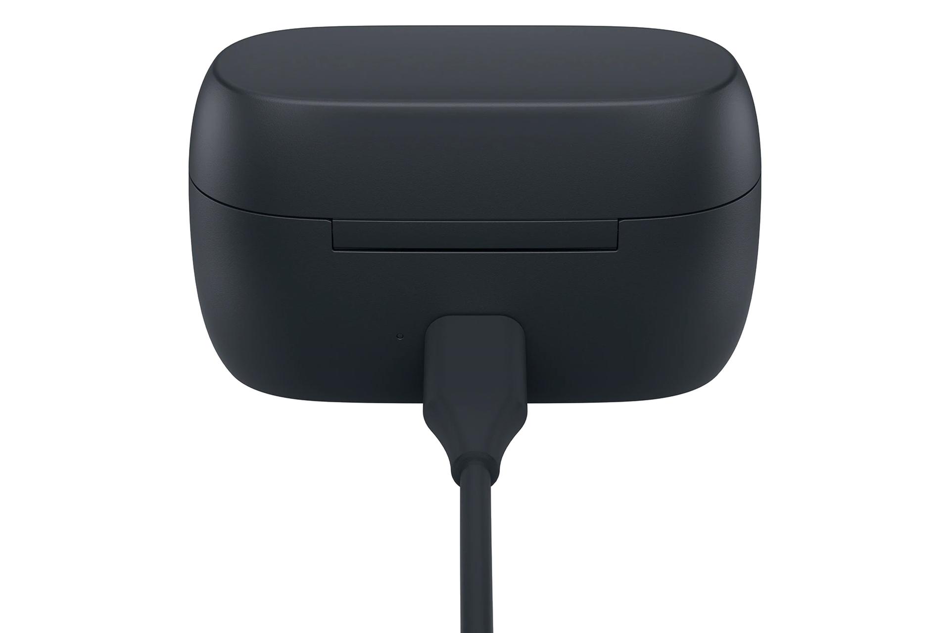 محفظه شارژ ایرباد بی سیم جبرا Jabra Elite Active 75t در حال شارژ