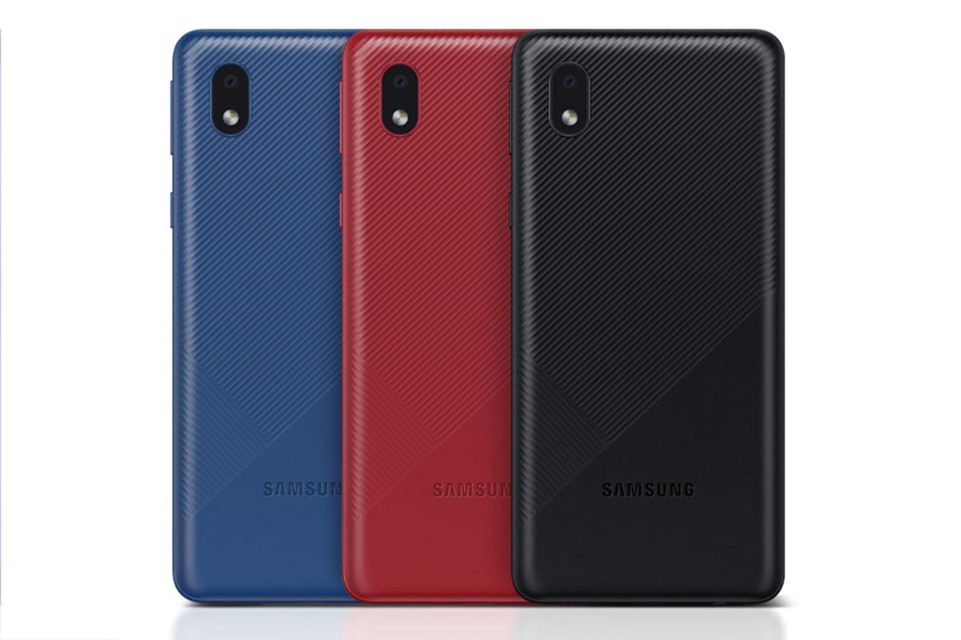 نمای پشت گوشی سامسونگ گلکسی A01 کور در سه رنگ آبی قرمز و مشکی