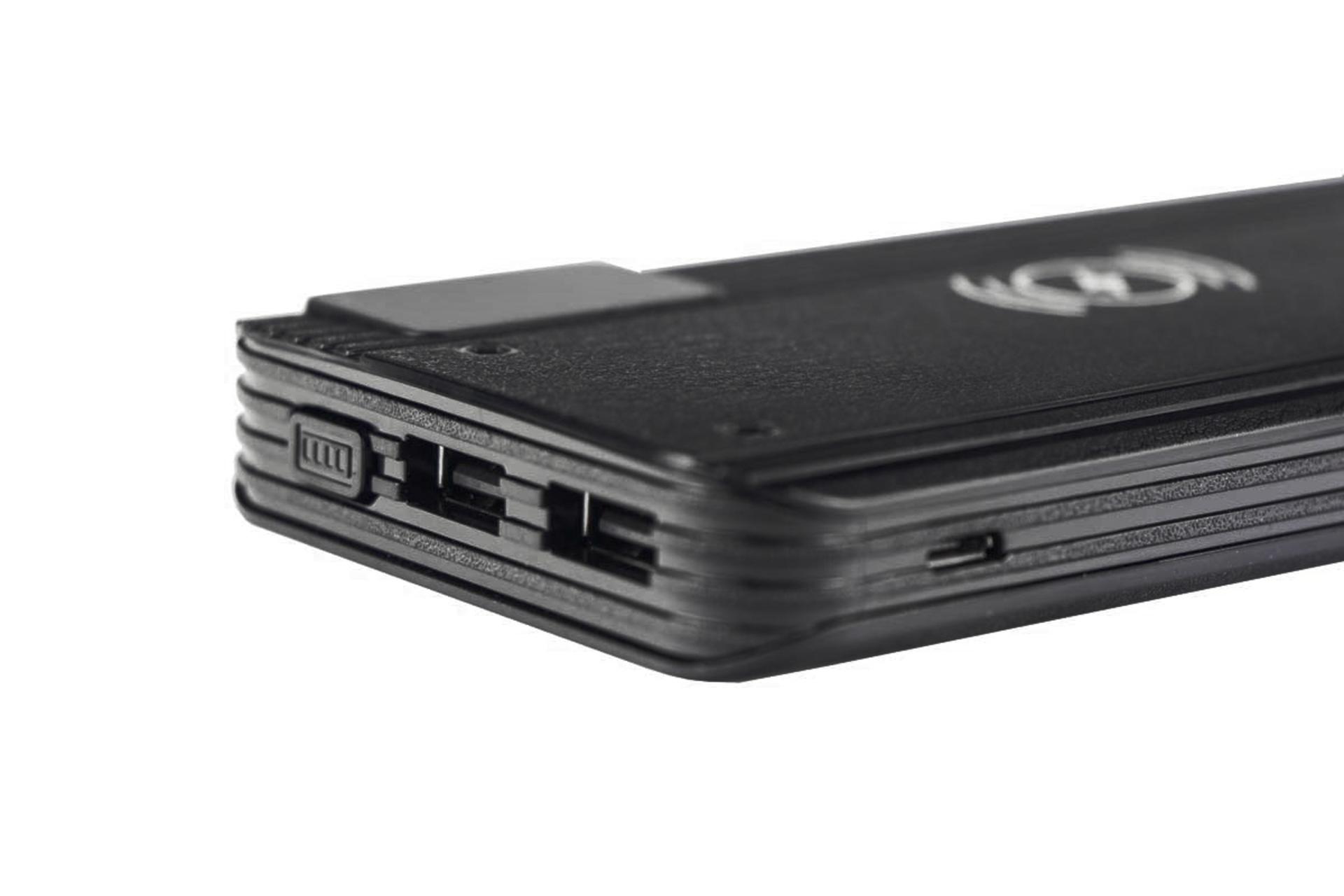 درگاه پاور بانک تسکو 856WL با ظرفیت 10000 میلی‌آمپر ساعت با امکان شارژ وایرلس Tsco TP 856WL 10000m