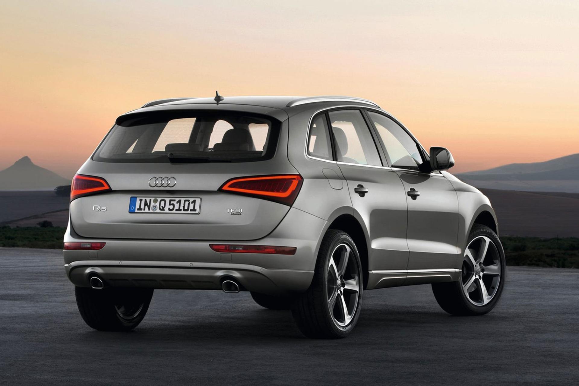 نمای پشت خودرو آئودی Audi Q5 2015