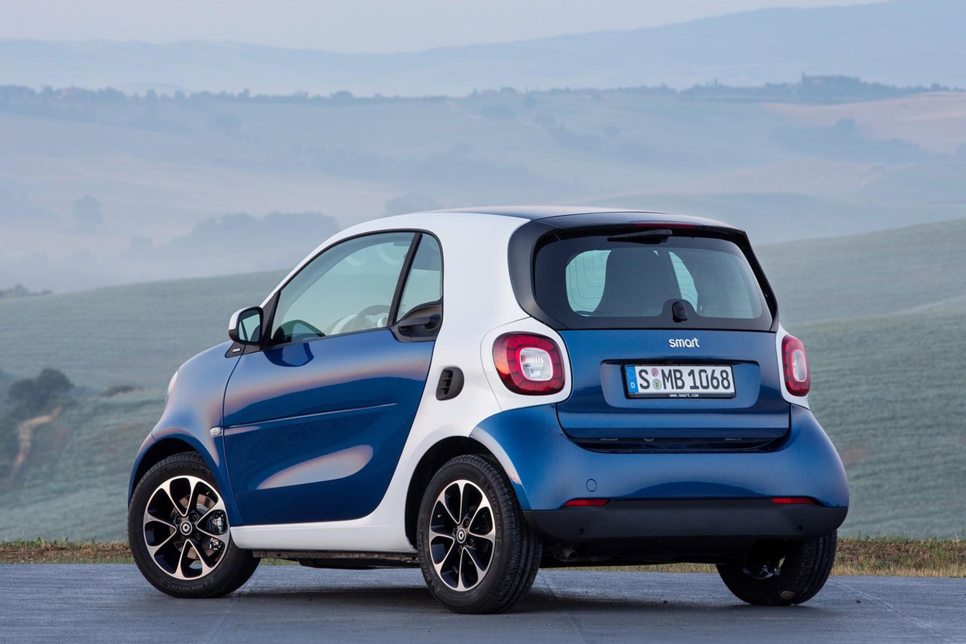 نمای پشت خودرو اسمارت فورتو Smart Fortwo 2016