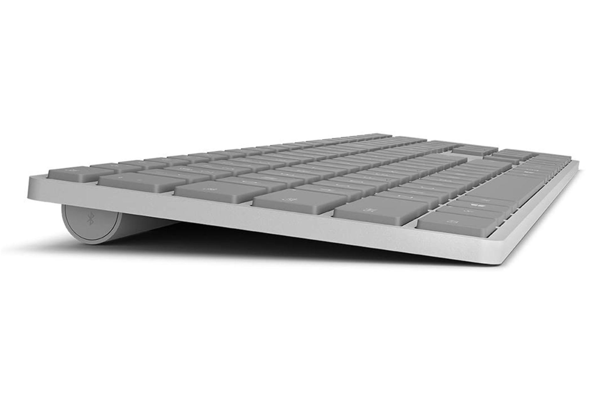 نمای نیمرخ چپ کیبورد مایکروسافت سرفیس