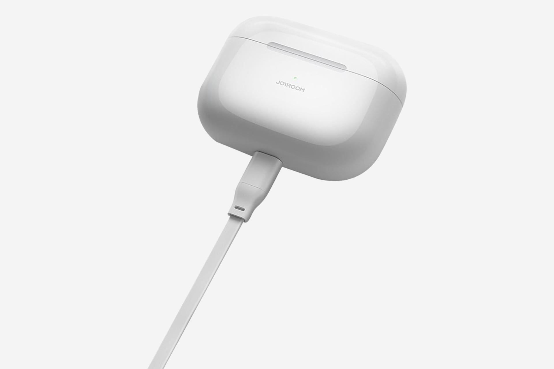 ایرباد بی سیم جوی روم JR-T03 پرو Joyroom JR-T03 Pro در حال شارژ