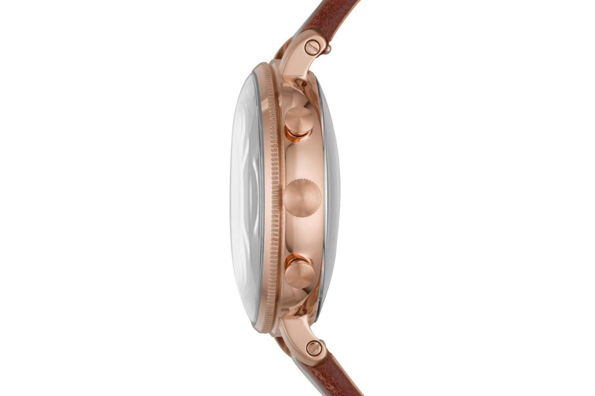 نمای راست اسمارت واچ فسیل هیبرید نسخه Cameron صفحه آبی