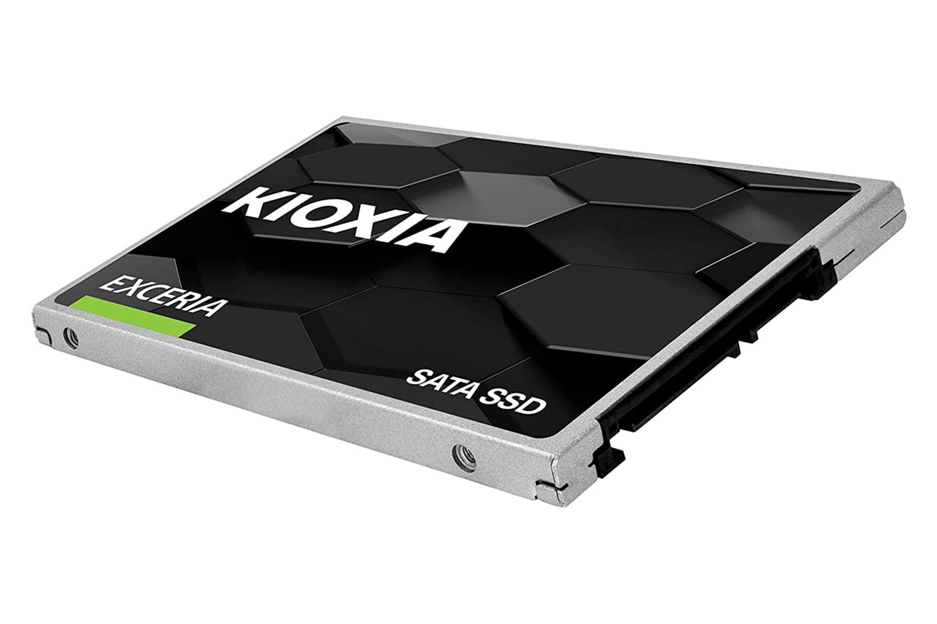 نمای راست SSD کیوکسیا EXCERIA SATA 2.5 Inch ظرفیت 960 گیگابایت