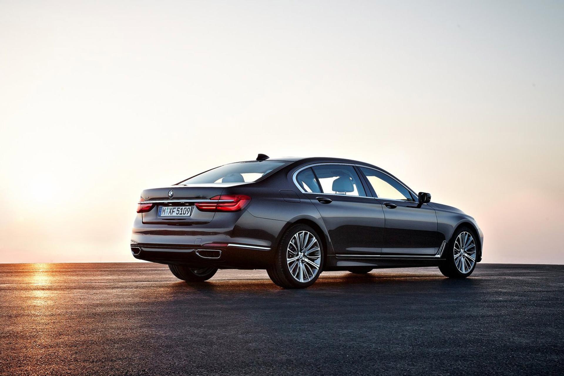 BMW 730Li 2018 /  بی ام و ۷۳۰Li مدل ۲۰۱۸