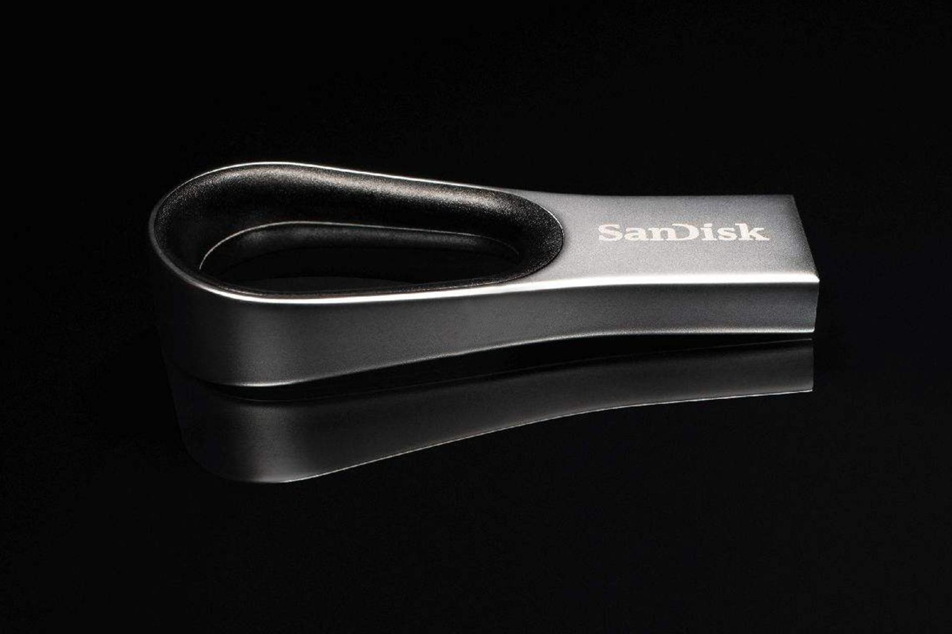 نمای کناری فلش مموری سن دیسک Ultra Loop CZ93