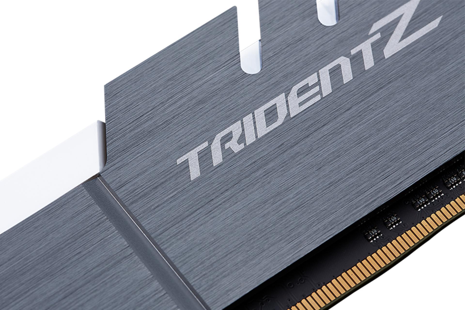 نمای نزدیک رم جی اسکیل Trident Z ظرفیت 32 گیگابایت (2x16) از نوع DDR4-4000