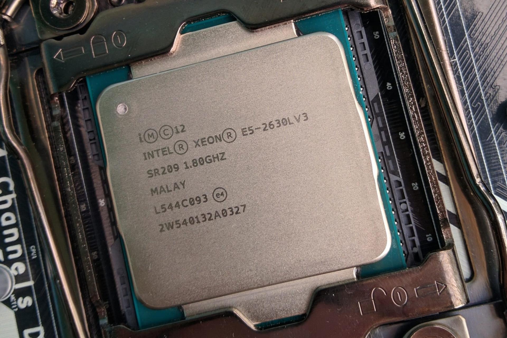 پردازنده اینتل Intel Xeon E5-2630L v3 روی مادربرد