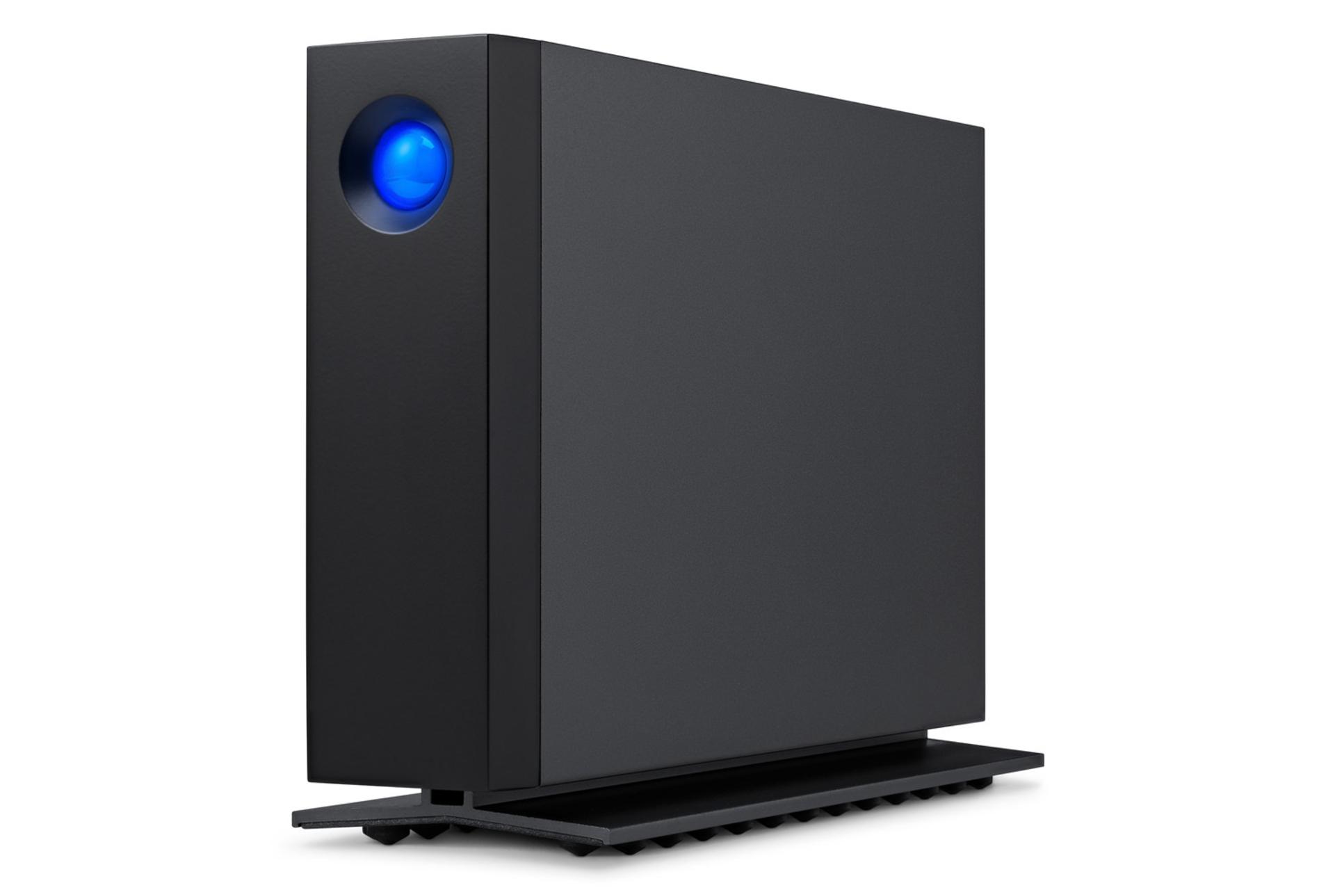 نمای جلو زاویه دار هارد دیسک لسی d2 Professional ظرفیت 8 ترابایت رنگ مشکی