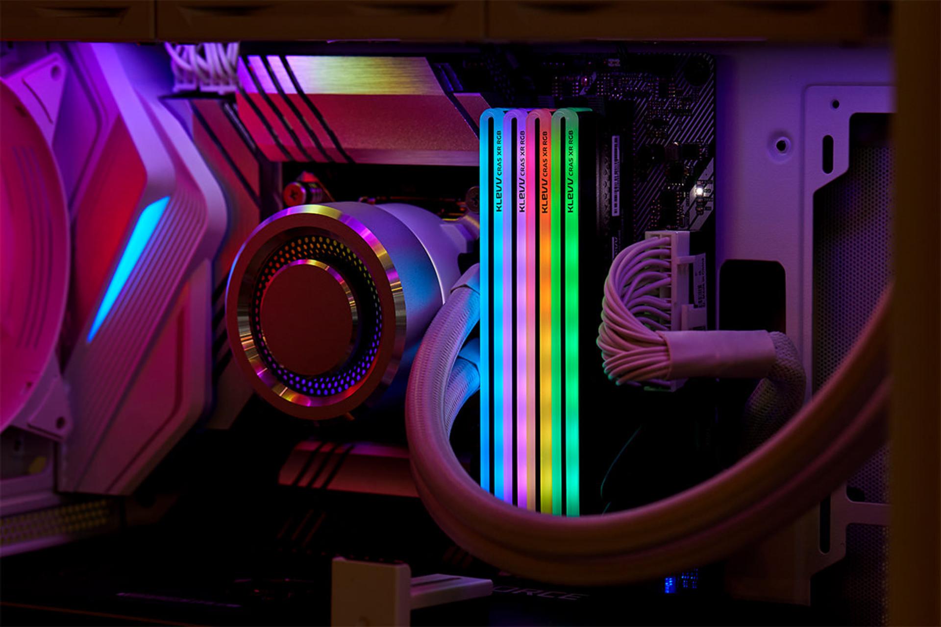 klevv Cras XR RGB ظرفیت 32 گیگابایت (2x16) از نوع DDR4-4000 نمای جانبی2