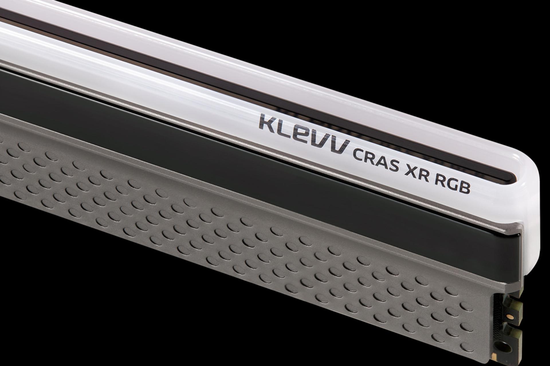 klevv Cras XR RGB ظرفیت 32 گیگابایت (2x16) از نوع DDR4-4000 نمای جانبی 4