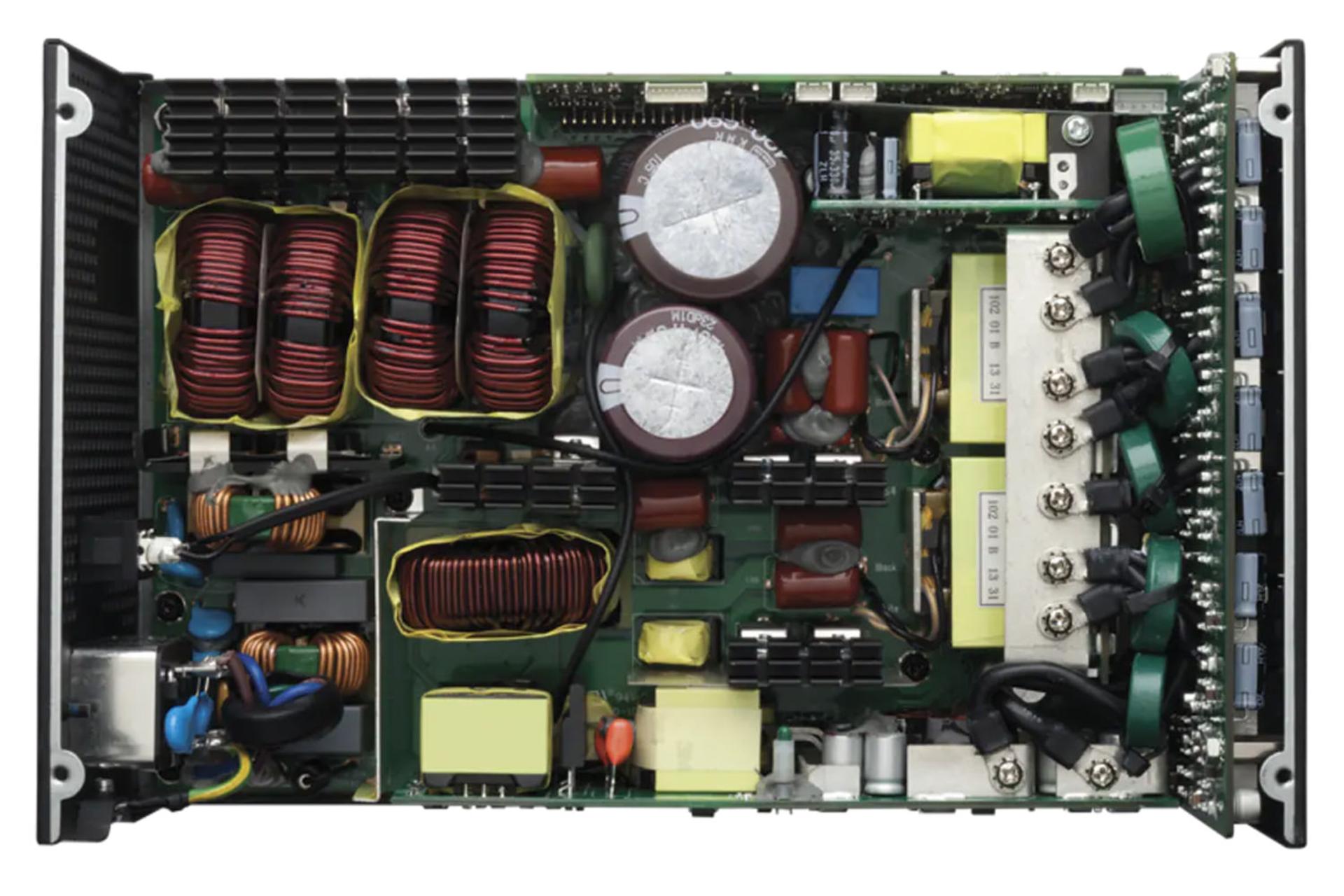 نمای بریده پاور کامپیوتر کورسیر AX1500i با توان 1500 وات