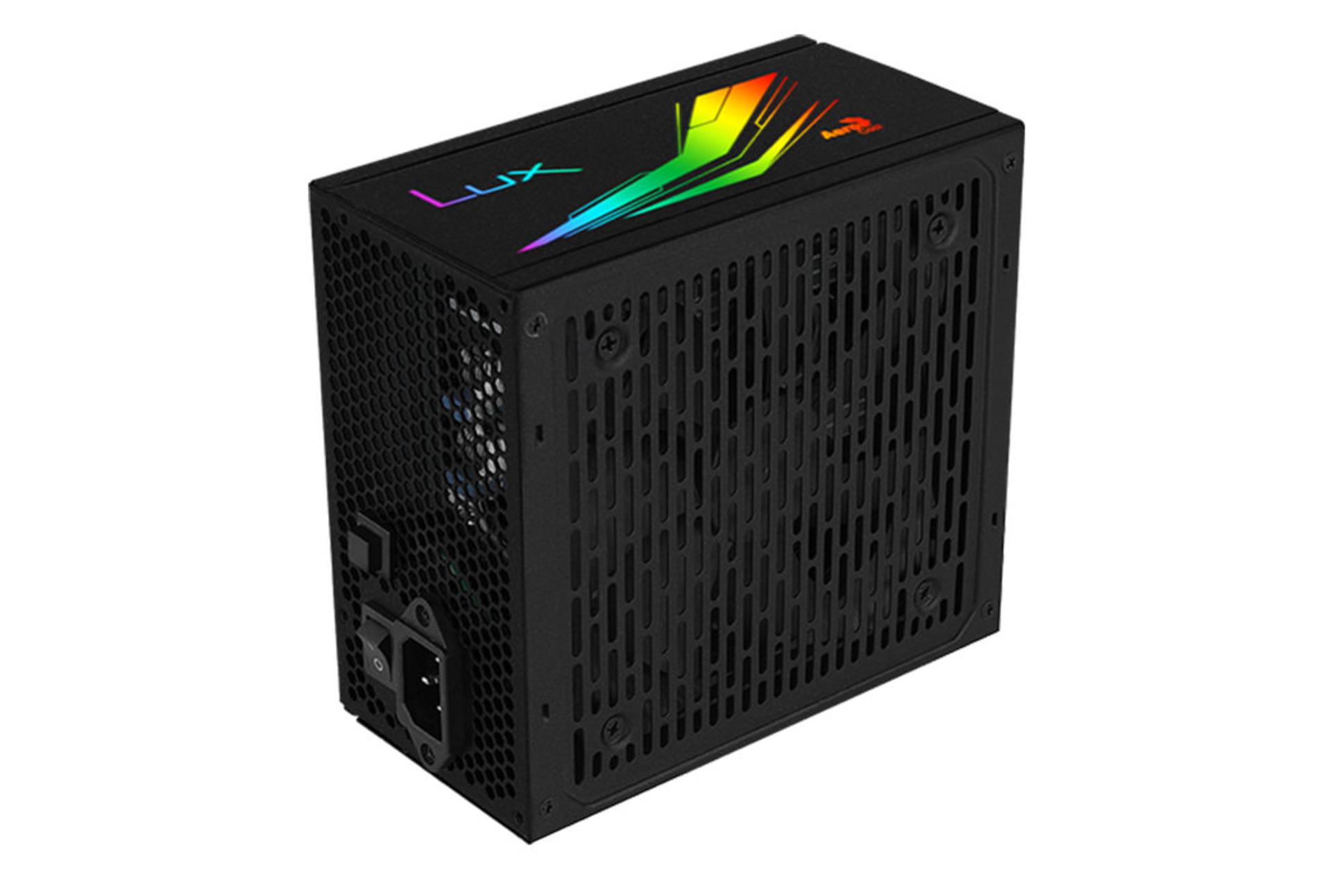 پاور کامپیوتر آیروکول LUX RGB با توان 750 وات نمای ایستاده