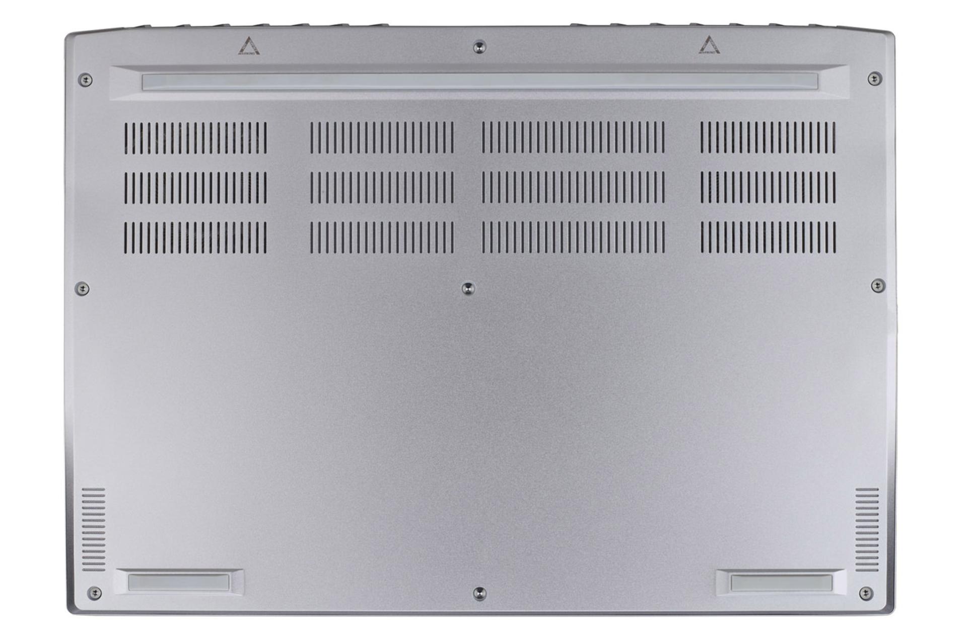 نمای زیر لپ تاپ Predator Triton 300 ایسر